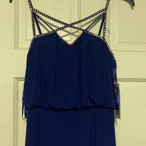 (NWT) ADRIANNA PAPELL Hailey Logan Blue Maxi Dress…sized 3/4 - Picture 3 of 8
